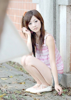 裤子台湾网络人气美女果子MM粉色条纹T恤图片