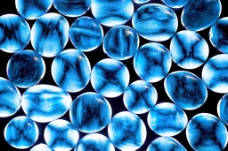 蓝色的玻璃珠子