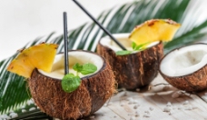 菠萝椰子汁图片